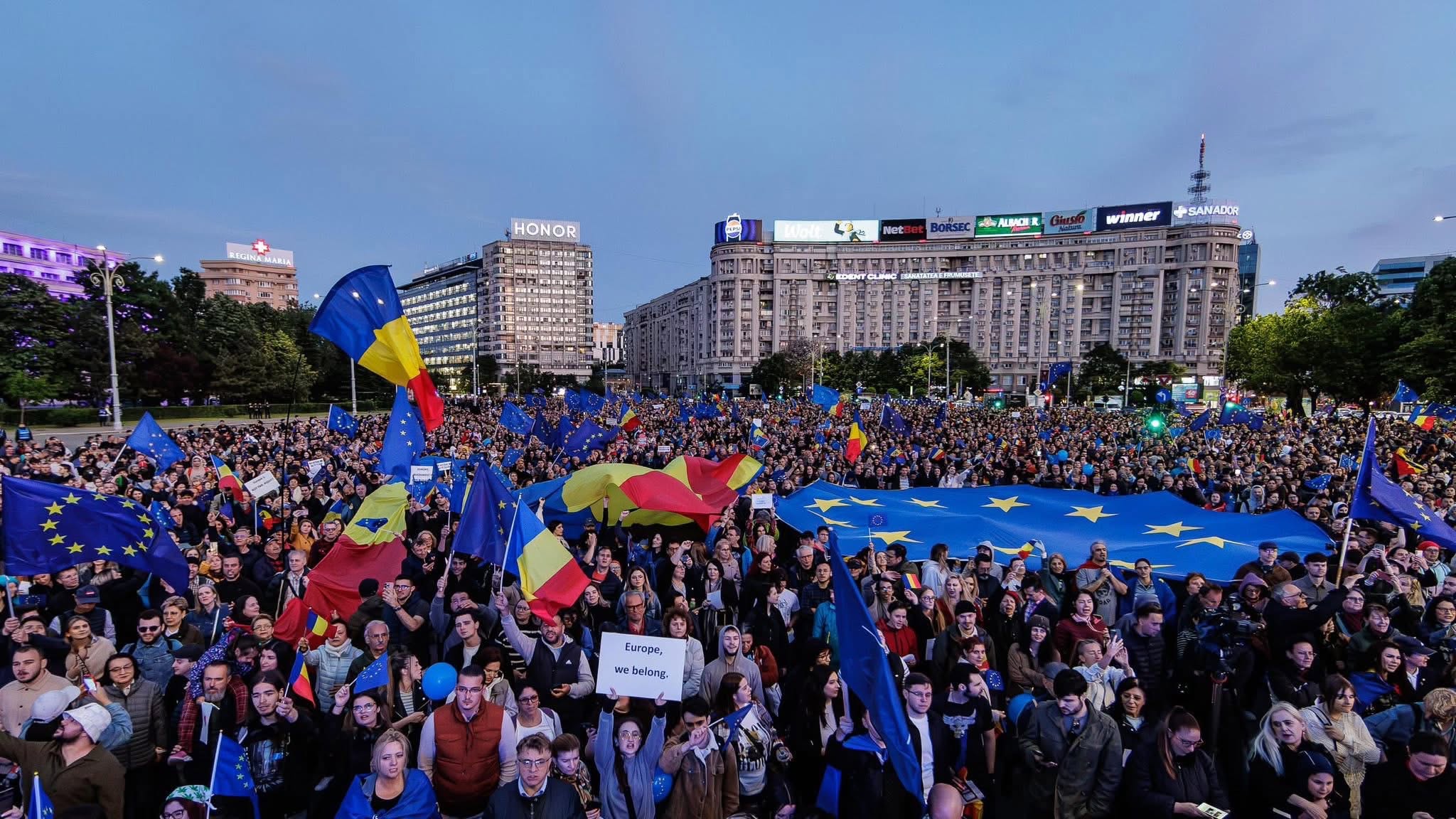 E nevoie să apărăm democrația!